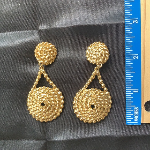 Vintage Clip on Fashion earrings - Picture 3 of 6